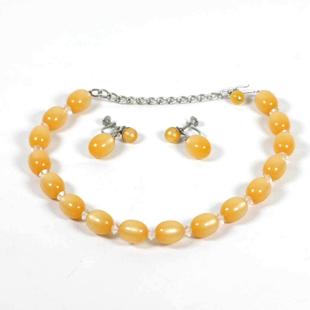 Vintage Orange Shiny Lucite Oval Beaded Choker Necklace Screw-Back Earring Set